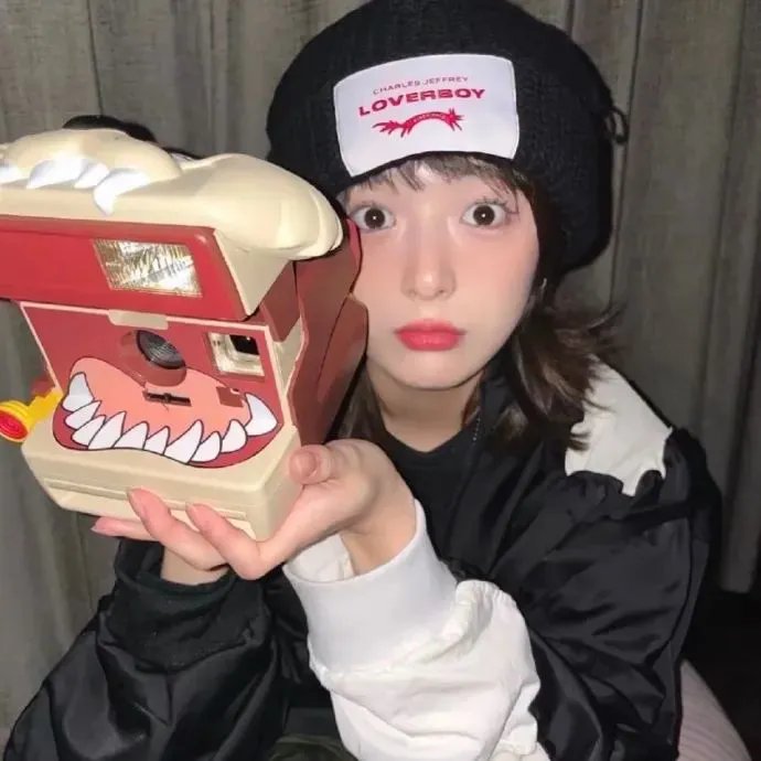 伊莎贝尔跳到聚光灯下